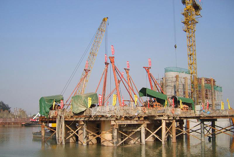 电动葫芦在桥梁建设施工工作中使用